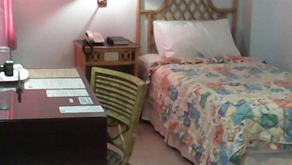 Oyo 414 Humberto'S Hotel Davao Экстерьер фото
