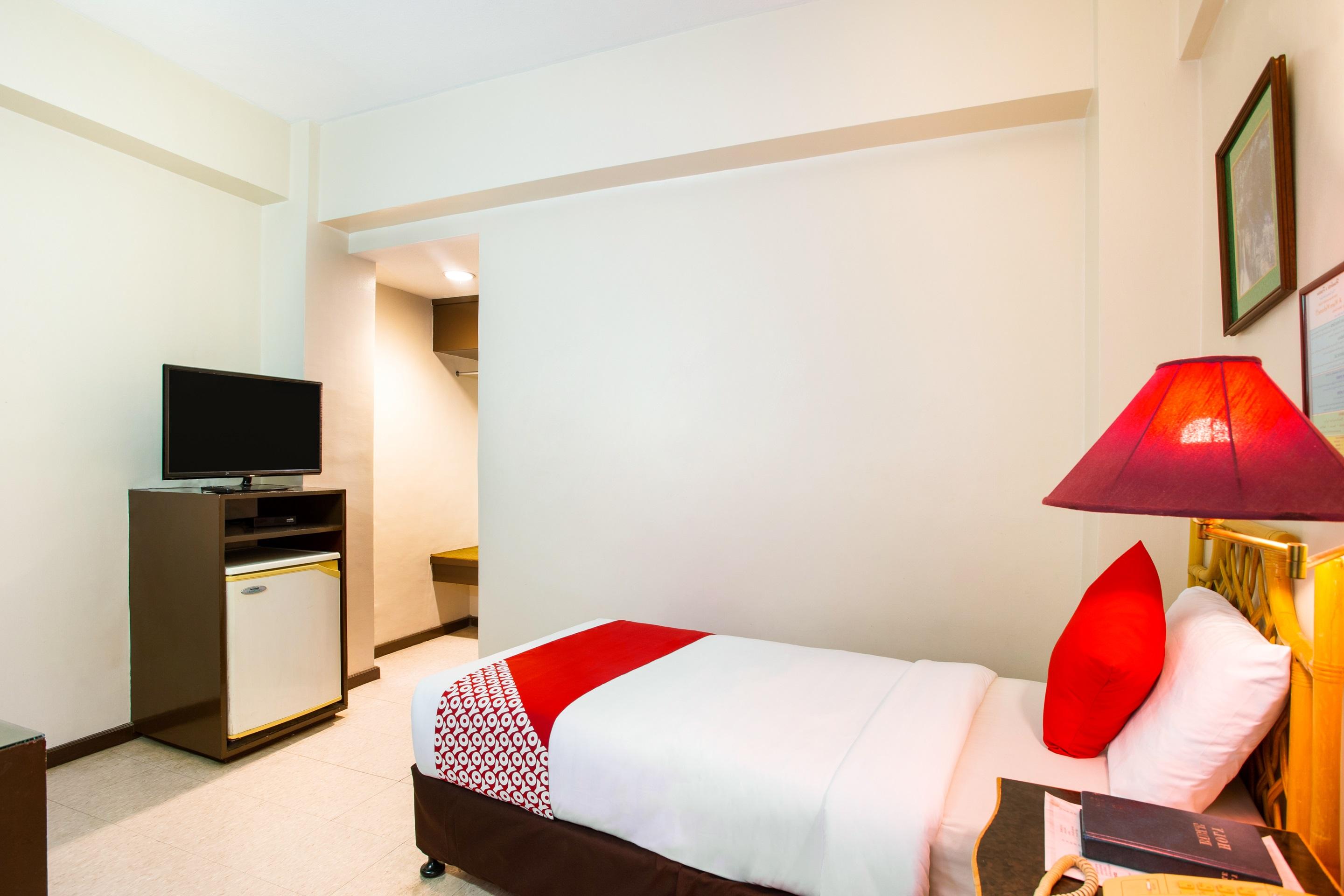 Oyo 414 Humberto'S Hotel Davao Экстерьер фото