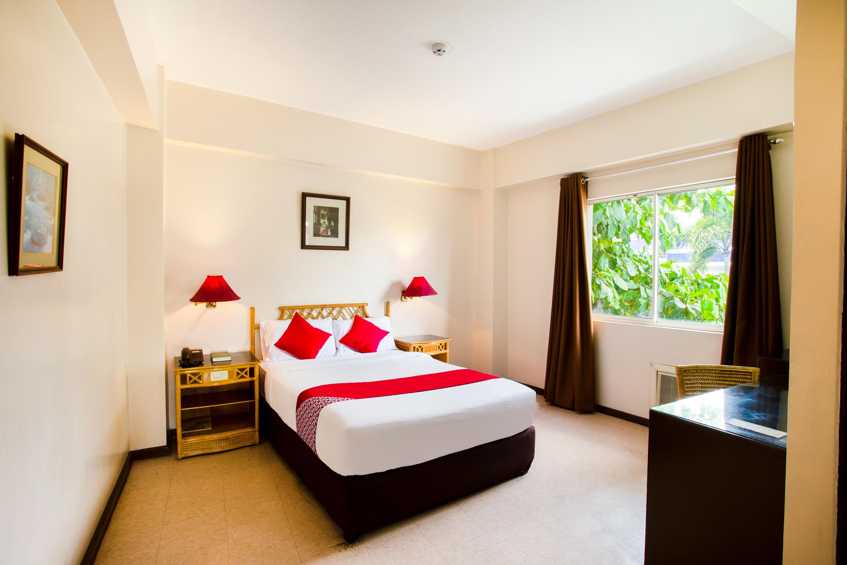 Oyo 414 Humberto'S Hotel Davao Экстерьер фото
