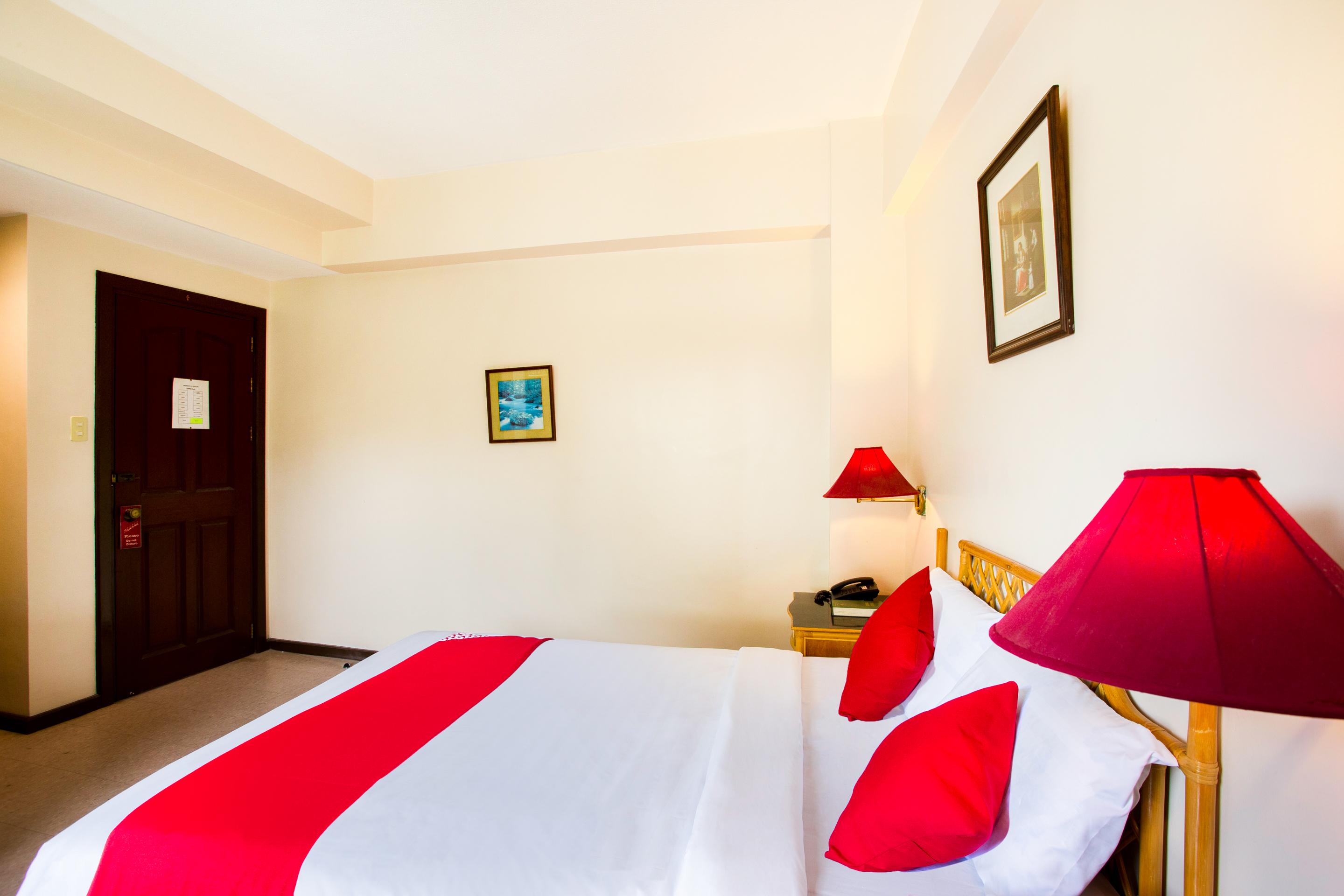 Oyo 414 Humberto'S Hotel Davao Экстерьер фото