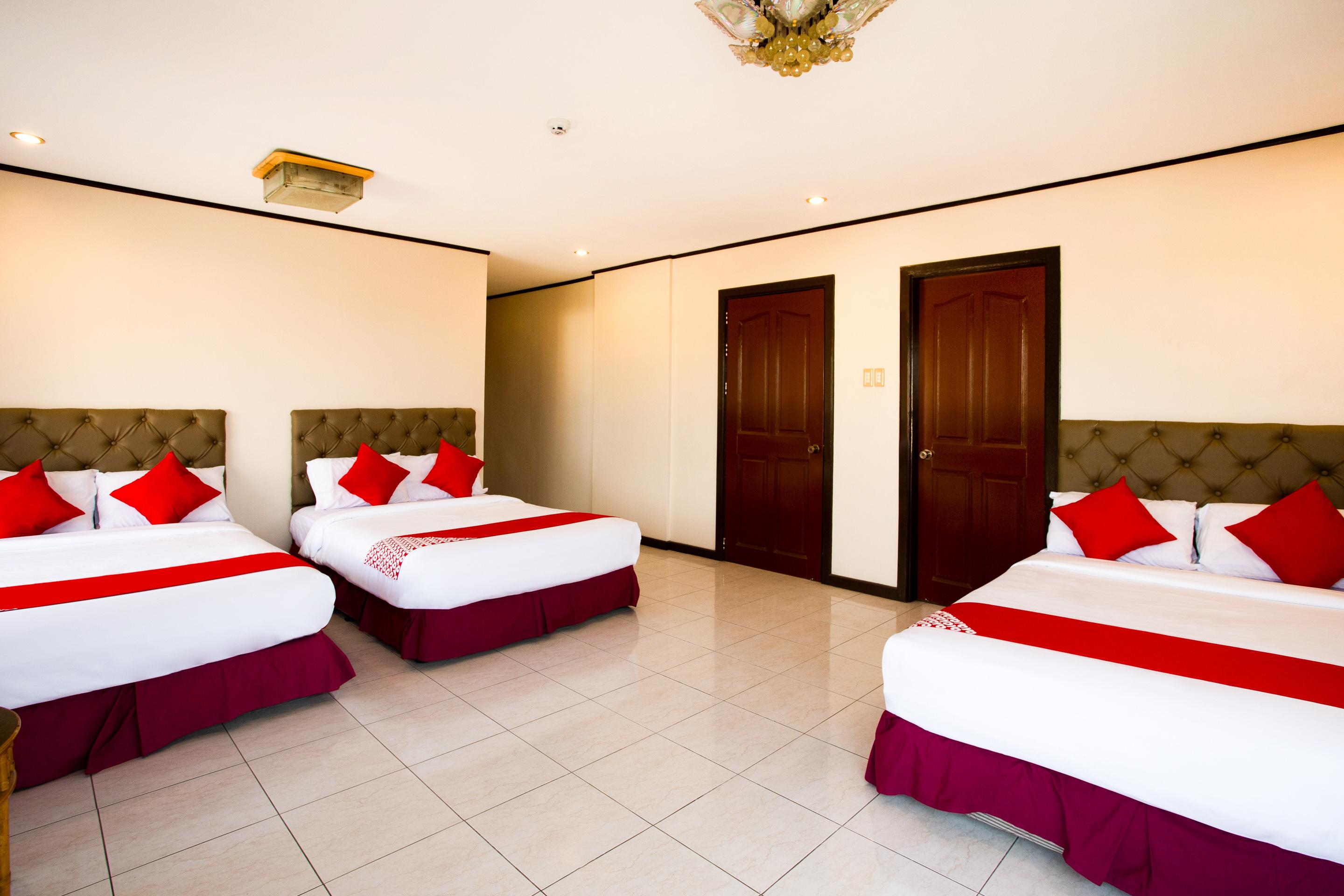 Oyo 414 Humberto'S Hotel Davao Экстерьер фото