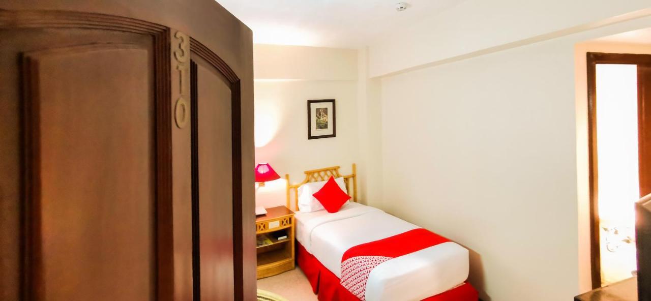 Oyo 414 Humberto'S Hotel Davao Экстерьер фото