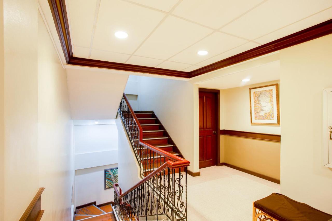 Oyo 414 Humberto'S Hotel Davao Экстерьер фото