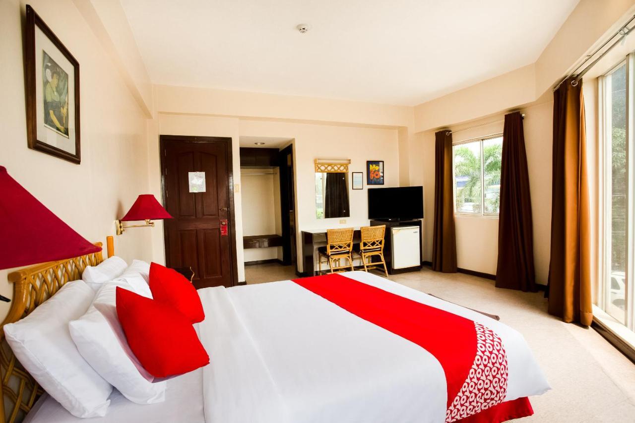 Oyo 414 Humberto'S Hotel Davao Экстерьер фото